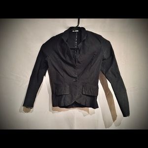 Women’s mid length fitted 1/4 length sleeve blazer